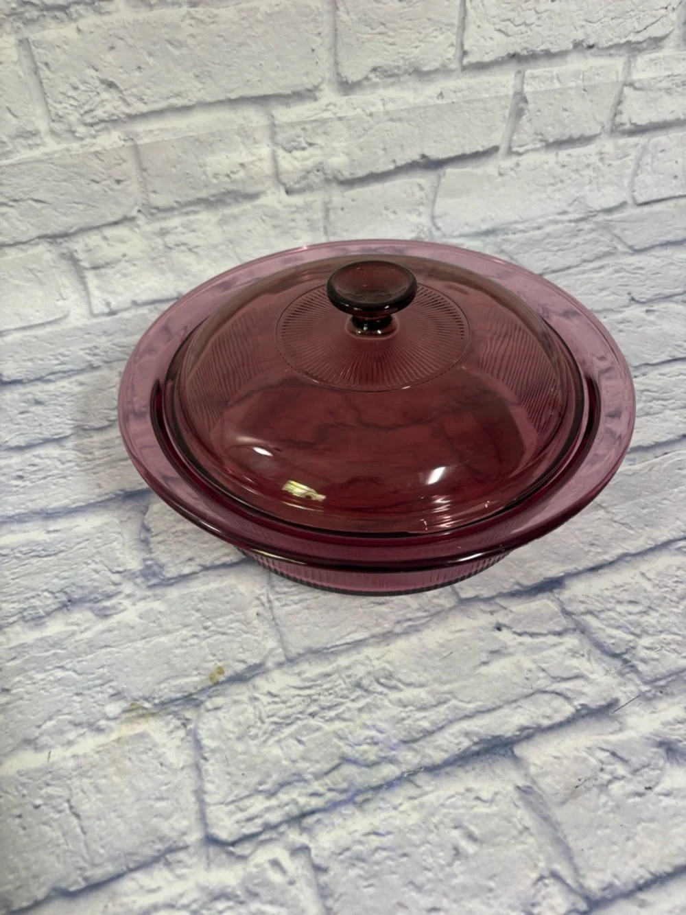 Vision Ware V-33-B Casserole Dish Bowl Lid Ribbed 2.5 qt Corning USA cranberry